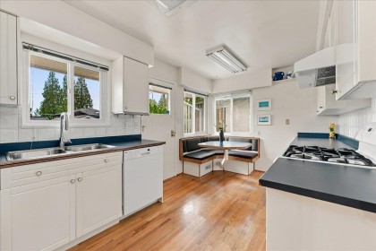 Photo 9 at 4295 Nottingham Road, Lynn Valley, North Vancouver