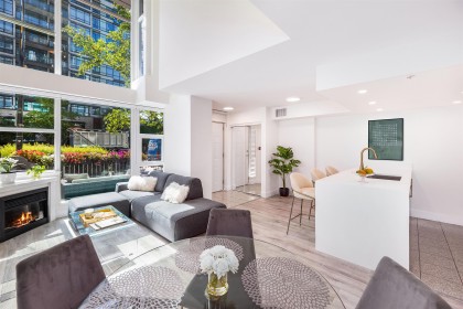 Photo 7 at TH8 - 168 E Esplanade Avenue, Lower Lonsdale, North Vancouver