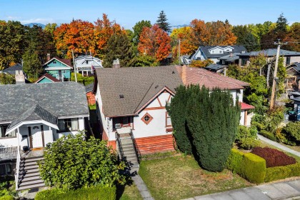 Photo 1 at 3433 W 12th Avenue, Kitsilano, Vancouver West