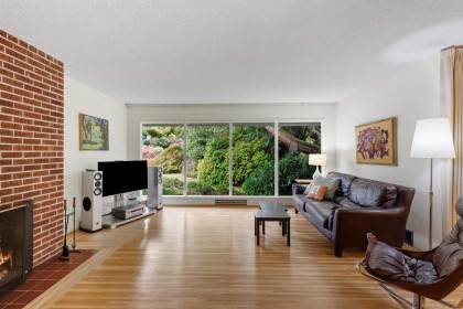 Photo 3 at 3692 Sunnycrest Drive, Edgemont, North Vancouver