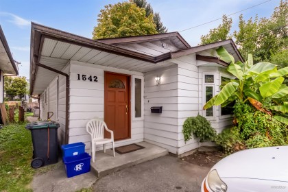 Photo 2 at 1542 Bond Street, Lynnmour, North Vancouver