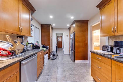 Photo 9 at 1542 Bond Street, Lynnmour, North Vancouver