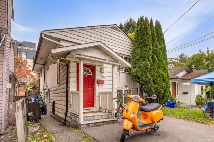 Photo 2 at 1536 Bond Street, Lynnmour, North Vancouver