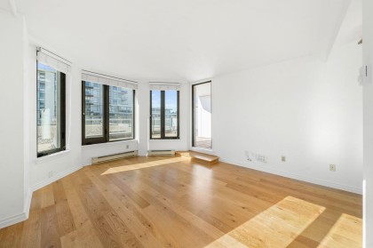 Photo 6 at 703 - 2201 Pine Street, Fairview VW, Vancouver West