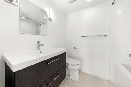 Photo 17 at 703 - 2201 Pine Street, Fairview VW, Vancouver West