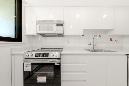 Photo 16 at 703 - 2201 Pine Street, Fairview VW, Vancouver West