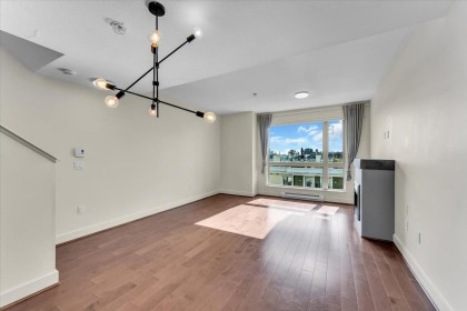 Photo 3 at 64 - 728 W 14th Street, Mosquito Creek, North Vancouver