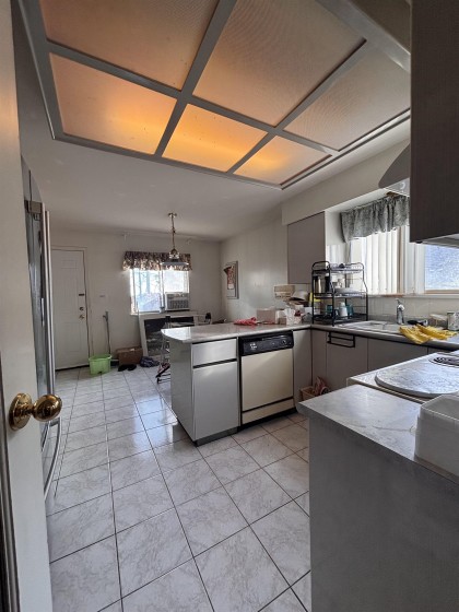 Photo 9 at 1438 W 64th Avenue, Marpole, Vancouver West