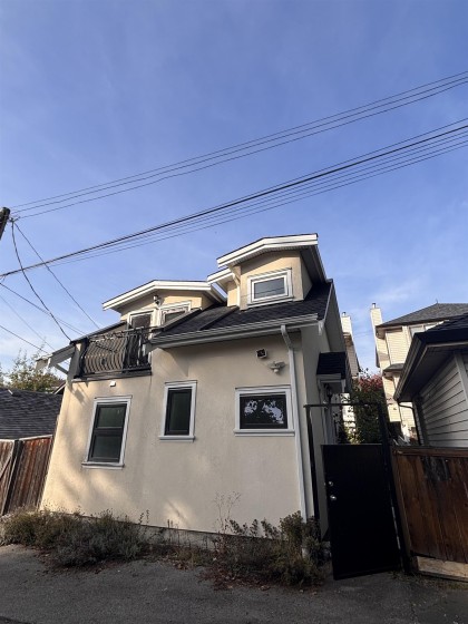 Photo 4 at 1438 W 64th Avenue, Marpole, Vancouver West