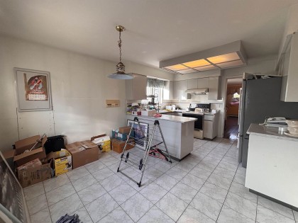 Photo 8 at 1438 W 64th Avenue, Marpole, Vancouver West