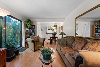 Photo 11 at 31 - 460 W 16th Avenue, Cambie, Vancouver West