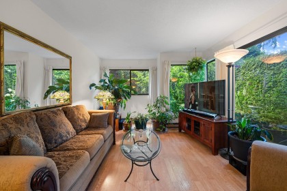 Photo 8 at 31 - 460 W 16th Avenue, Cambie, Vancouver West