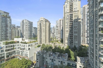 Photo 7 at 1610 - 939 Homer Street, Yaletown, Vancouver West