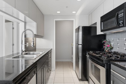 Photo 6 at 908 - 1408 Strathmore Mews, Yaletown, Vancouver West