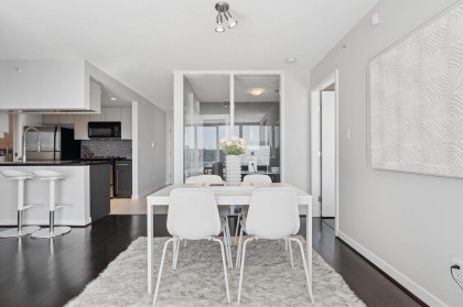 Photo 12 at 908 - 1408 Strathmore Mews, Yaletown, Vancouver West
