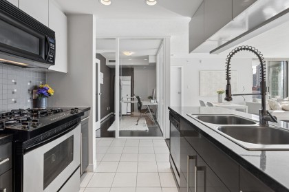 Photo 9 at 908 - 1408 Strathmore Mews, Yaletown, Vancouver West