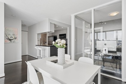 Photo 10 at 908 - 1408 Strathmore Mews, Yaletown, Vancouver West