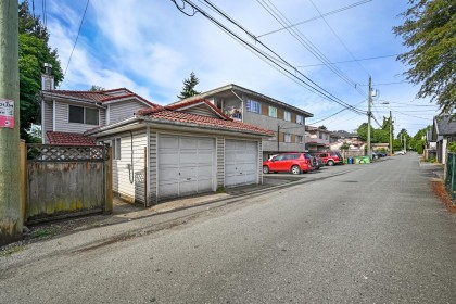 Photo 27 at 819 W 70th Avenue, Marpole, Vancouver West