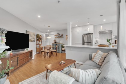Photo 7 at 315 - 2020 W 8th Avenue, Kitsilano, Vancouver West