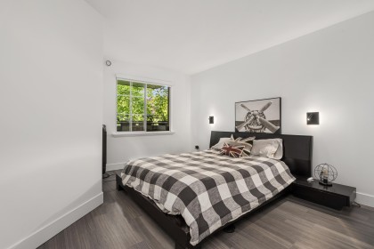 Photo 14 at 825 W 15th Avenue, Fairview VW, Vancouver West