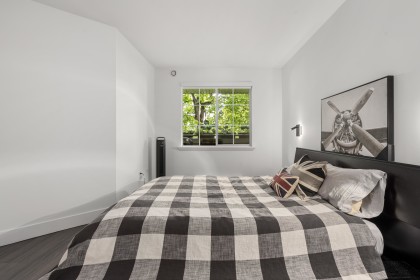 Photo 15 at 825 W 15th Avenue, Fairview VW, Vancouver West