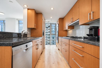 Photo 10 at 803 - 1281 W Cordova Street, Coal Harbour, Vancouver West