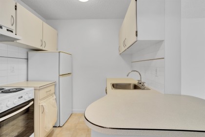 Photo 4 at 303 - 150 E 15th Street, Central Lonsdale, North Vancouver