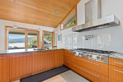 Photo 17 at 668 Beachview Drive, Dollarton, North Vancouver