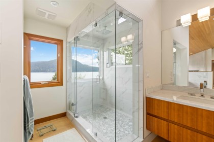 Photo 30 at 668 Beachview Drive, Dollarton, North Vancouver