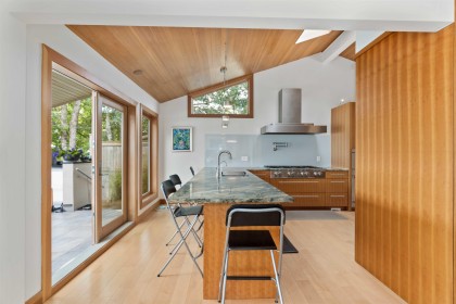 Photo 15 at 668 Beachview Drive, Dollarton, North Vancouver