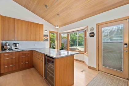 Photo 21 at 668 Beachview Drive, Dollarton, North Vancouver