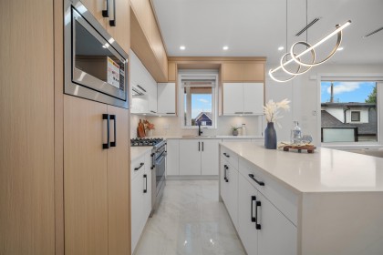 Photo 5 at 1554 W 66th Avenue, S.W. Marine, Vancouver West