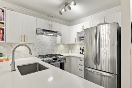 Photo 14 at 210 - 2181 W 10th Avenue, Kitsilano, Vancouver West