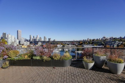 Photo 27 at 709 - 1490 Pennyfarthing Drive, False Creek, Vancouver West