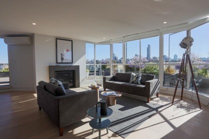 Photo 16 at 709 - 1490 Pennyfarthing Drive, False Creek, Vancouver West