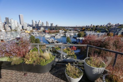 Photo 24 at 709 - 1490 Pennyfarthing Drive, False Creek, Vancouver West