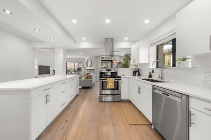 Photo 15 at 19 - 2133 St George\'s Avenue, Central Lonsdale, North Vancouver