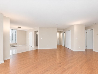 Photo 2 at 1206 - 388 Drake Street, Yaletown, Vancouver West