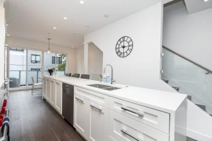 Photo 16 at 920 W 15th Avenue, Fairview VW, Vancouver West