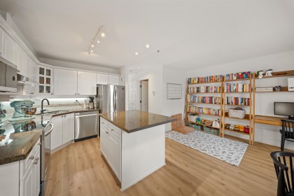 Photo 13 at 18 - 222 E 5th Street, Lower Lonsdale, North Vancouver