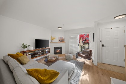 Photo 4 at 18 - 222 E 5th Street, Lower Lonsdale, North Vancouver