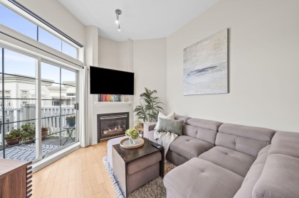 Photo 1 at 413 - 147 E 1st Street, Lower Lonsdale, North Vancouver