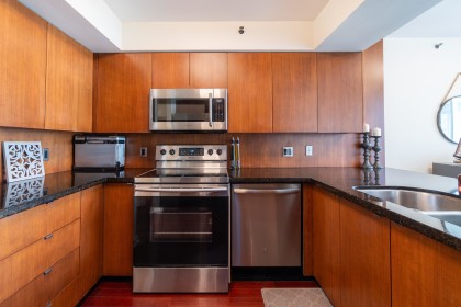 Photo 12 at 503 - 990 Beach Avenue, Yaletown, Vancouver West