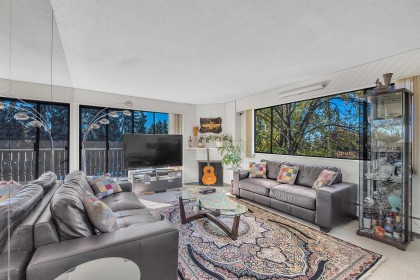 Photo 2 at 205 - 1610 Chesterfield Avenue, Central Lonsdale, North Vancouver