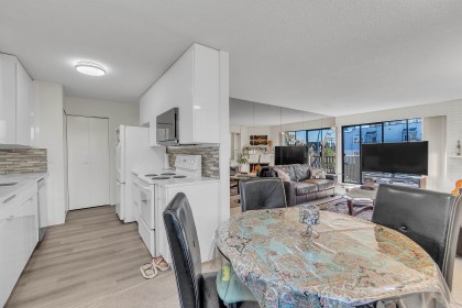 Photo 9 at 205 - 1610 Chesterfield Avenue, Central Lonsdale, North Vancouver