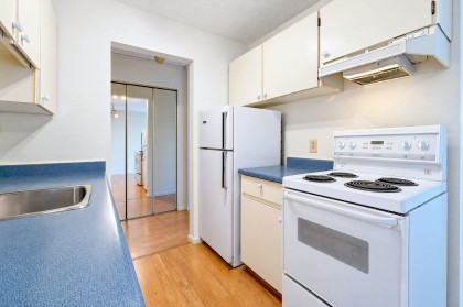 Photo 4 at 214 - 310 W 3rd Street, Lower Lonsdale, North Vancouver