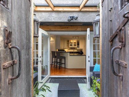 Photo 1 at 101 - 2535 York Avenue, Kitsilano, Vancouver West