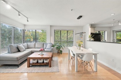 Photo 2 at 303 - 2015 Trafalgar Street, Kitsilano, Vancouver West