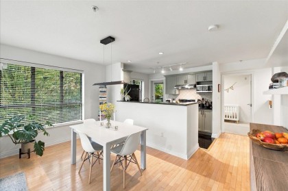 Photo 4 at 303 - 2015 Trafalgar Street, Kitsilano, Vancouver West