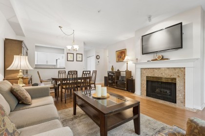 Photo 3 at 304 - 2059 Chesterfield Avenue, Central Lonsdale, North Vancouver